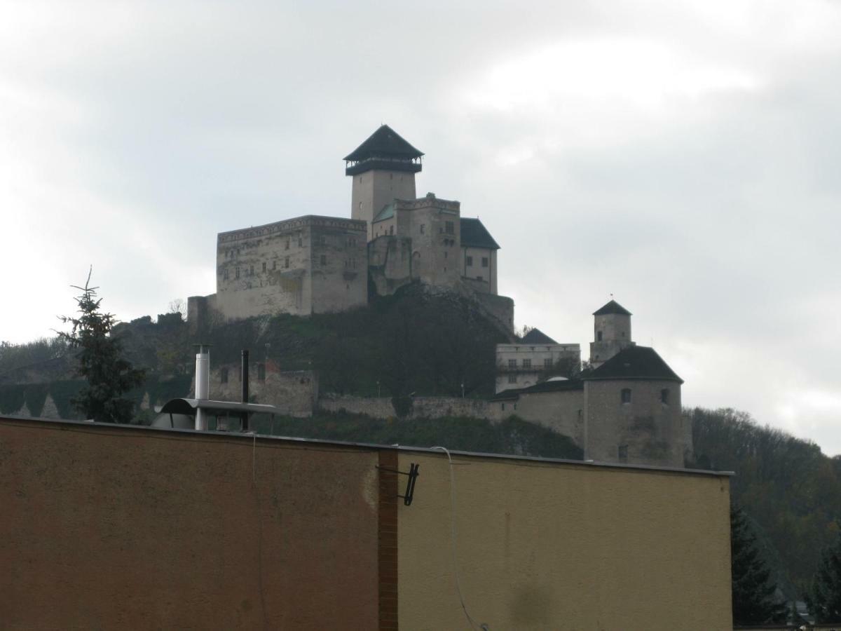 Privat Na Sihoti 1 Apartment Trencin Exterior photo